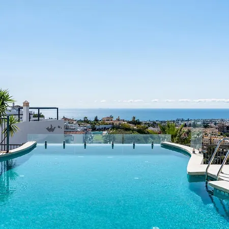 Apartmán Luxurious Penthouse - View, Roof Terrace, 3br - 2ba