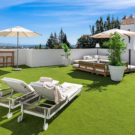 Luxurious Penthouse - View, Roof Terrace, 3br - 2ba Apartmán