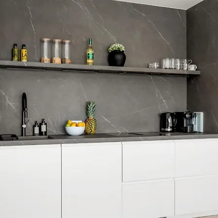 Luxurious Penthouse - View, Roof Terrace, 3br - 2ba Estepona