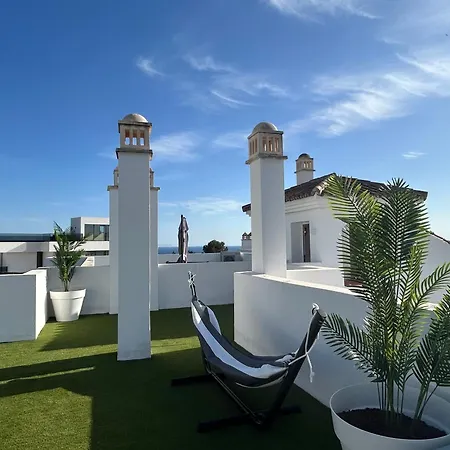 Luxurious Penthouse - View, Roof Terrace, 3br - 2ba Apartmán *
